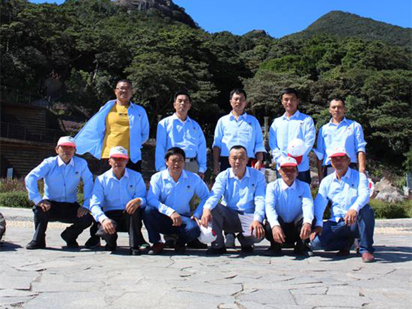 公司團建合照